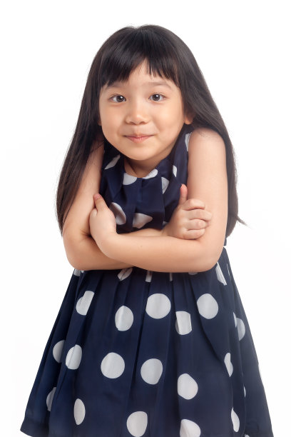 小女孩被孤立了图片下载