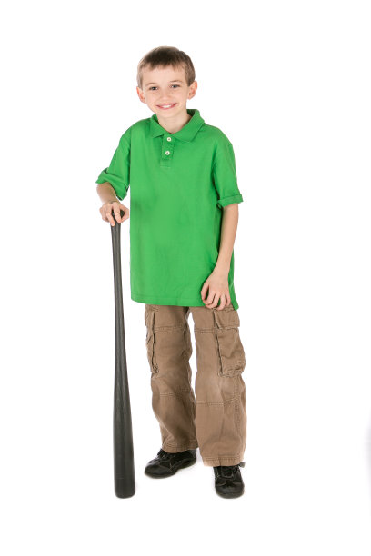 小男孩的棒球棒在白色图片下载