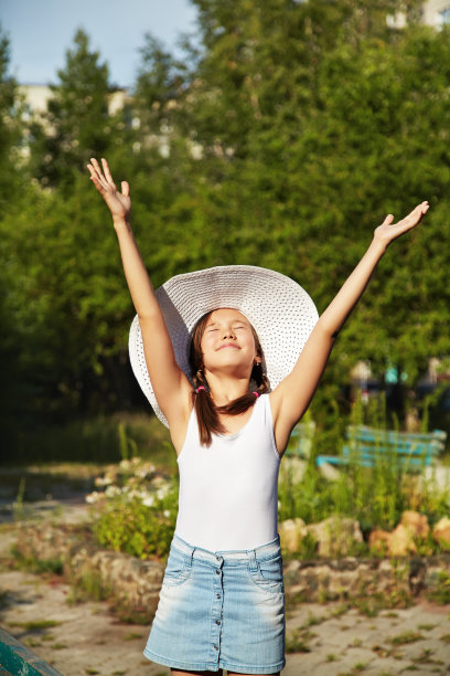 十几岁的女孩图片下载
