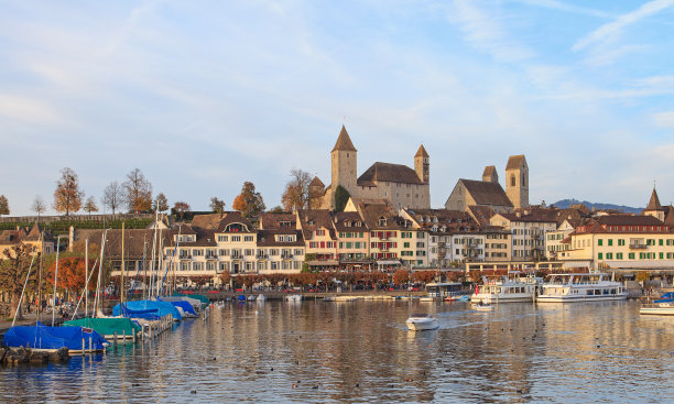 Rapperswil,秋天的晚上图片下载