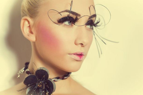 长睫毛的艺术化妆图片下载