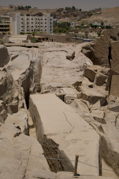 未完成的方尖碑图片下载