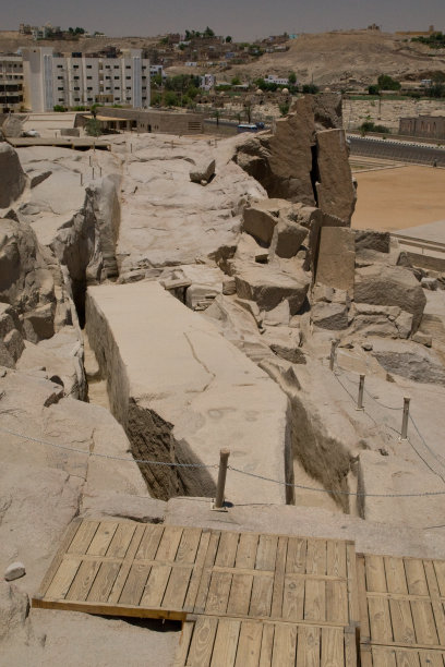 未完成的方尖碑图片下载