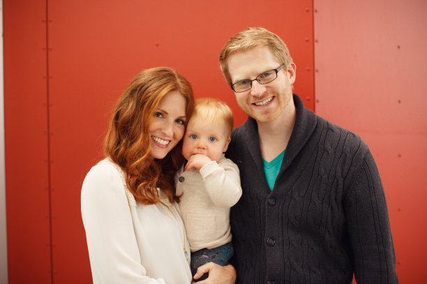 家庭的三个图片下载