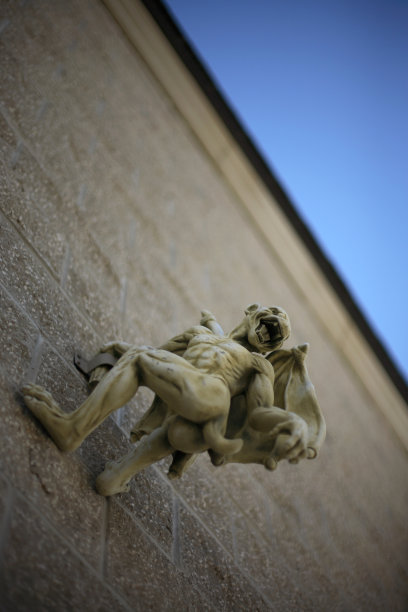 石头滴水嘴图片下载