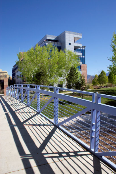 工作的桥梁图片下载