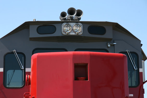 火车喇叭、车灯、发动机和车窗图片下载