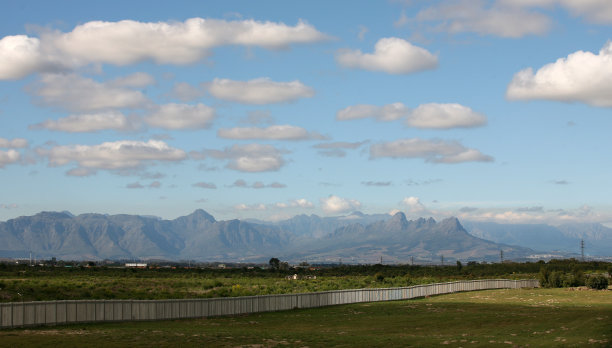 坚固的云图片下载