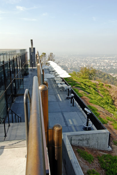 露台餐厅雨伞图片下载
