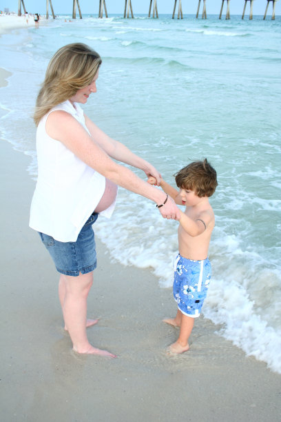 母亲和儿子图片下载