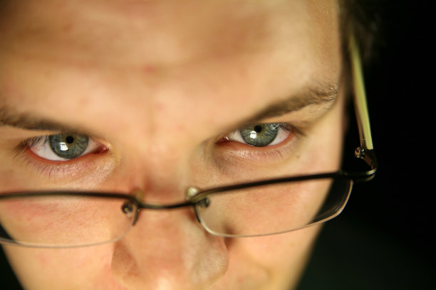 眼神交流图片下载