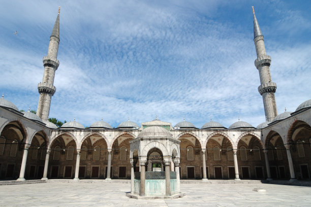 蓝色清真寺庭院图片下载