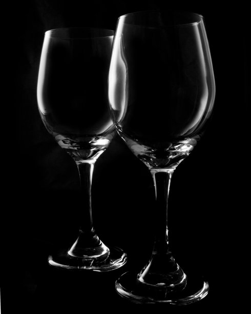 优雅的酒杯图片下载