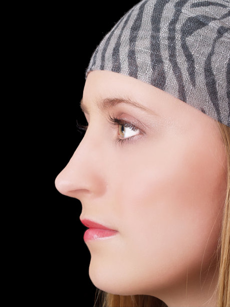 这是一个年轻的白人女性图片下载