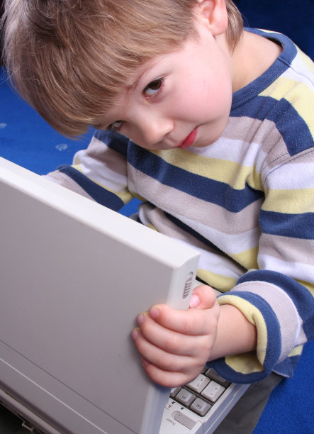 男孩的笔记本图片下载