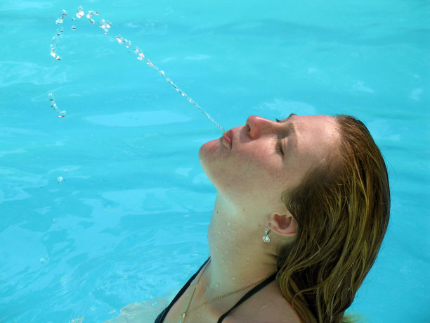 人类的喷泉图片下载