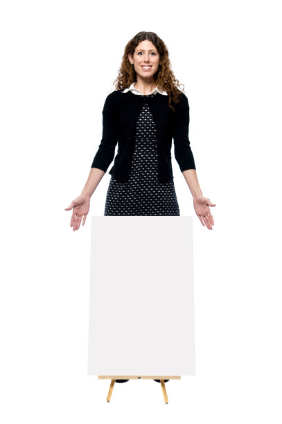 女人指着一个空白的牌子图片下载