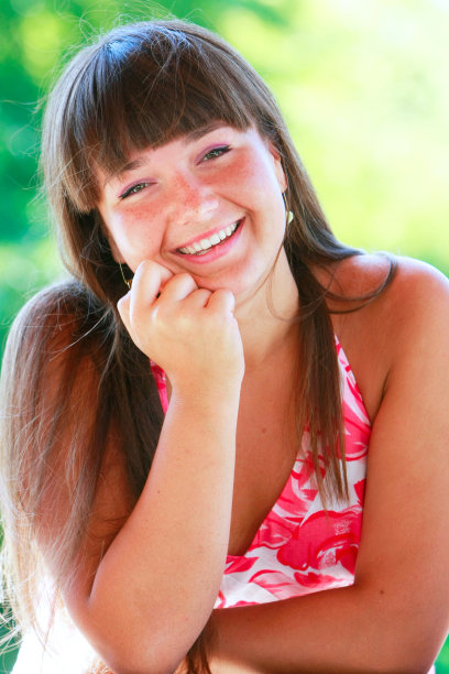 户外写真快乐女孩图片下载