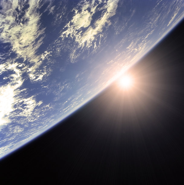 从外太空看地球地平线上的日出图片下载