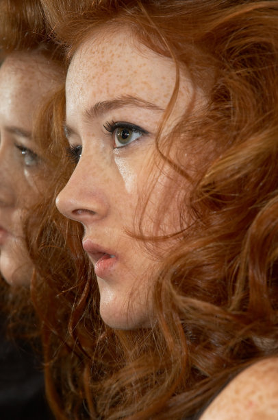 美丽的红头发图片下载