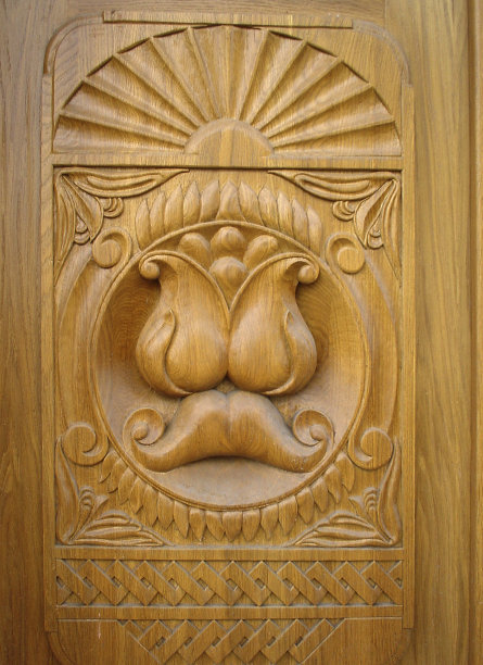 雕刻的木头。图片下载