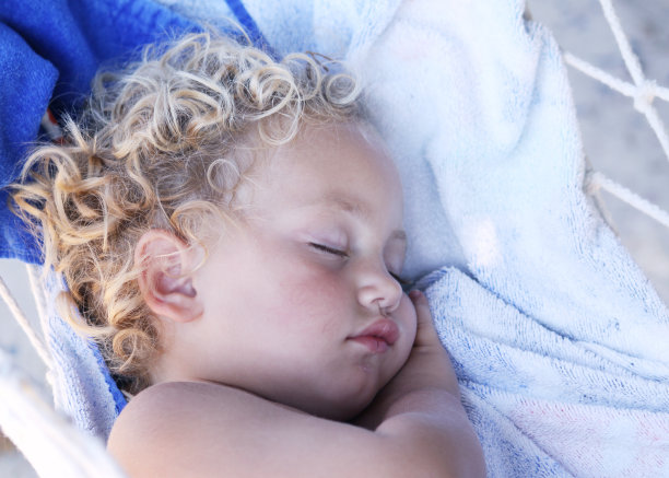 快睡着了图片下载