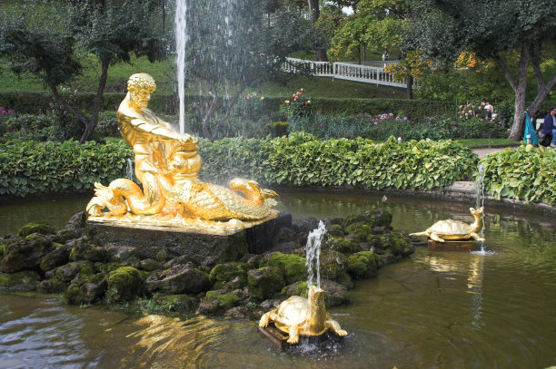 美丽古老的喷泉图片下载