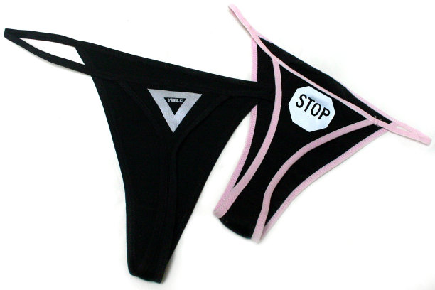 路边的内裤图片下载