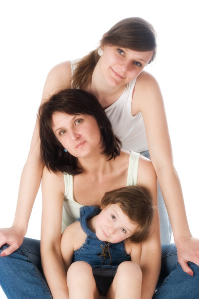 母亲和两个女儿图片下载
