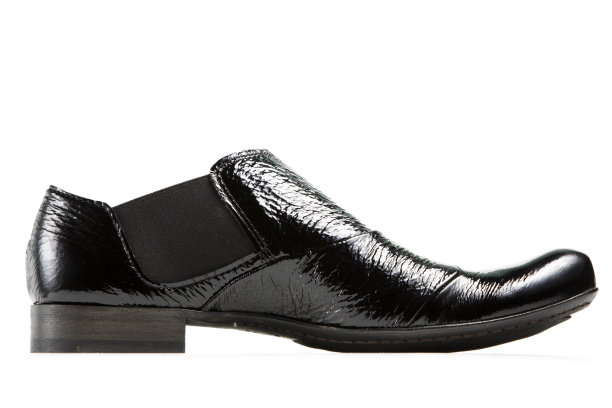 黑色时尚鞋孤立在白色背景图片下载