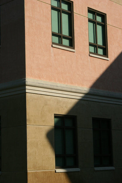 有光和影的窗户图片下载