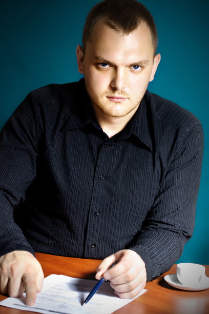 严肃的商人图片下载