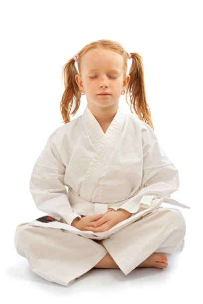 小女孩冥想图片下载