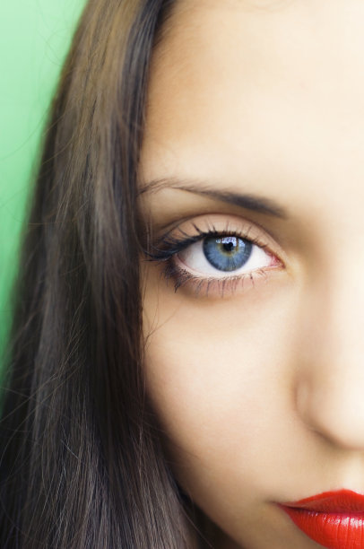 漂亮的黑发女孩，红唇图片下载