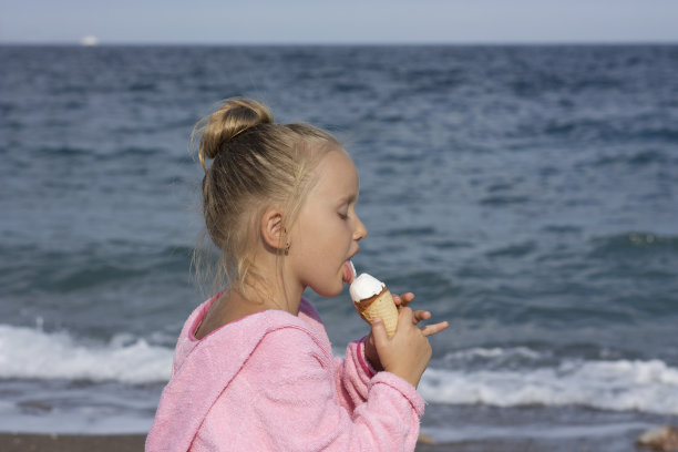 小女孩图片下载
