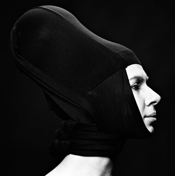 中世纪上流社会女性的形象图片下载