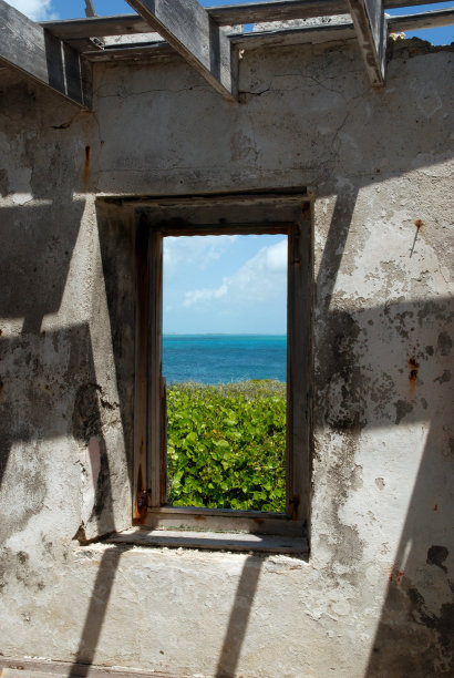 古老的灯塔窗口图片下载