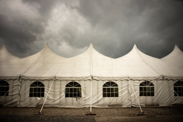 令人毛骨悚然的帐篷图片下载