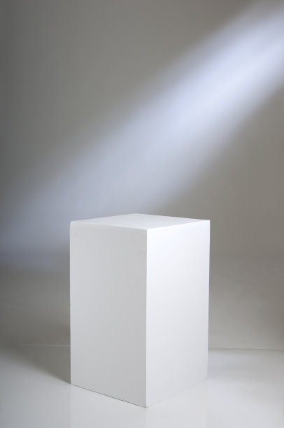 白色立方体的背景带灯图片下载