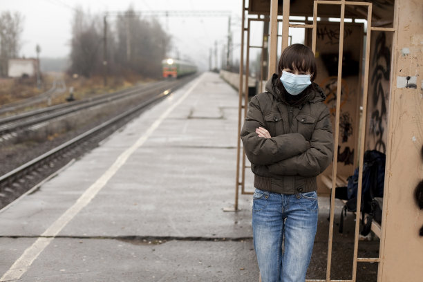 蒙面女人素材图片