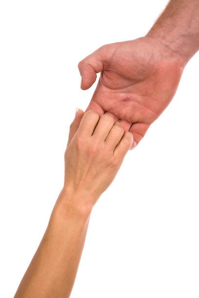 男人牵着女人的手图片下载