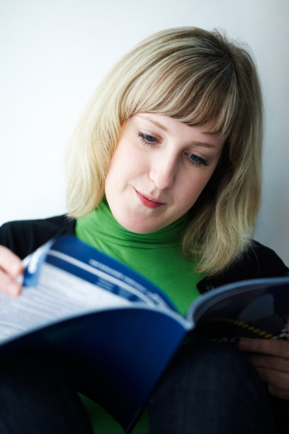 年轻的女孩图片下载