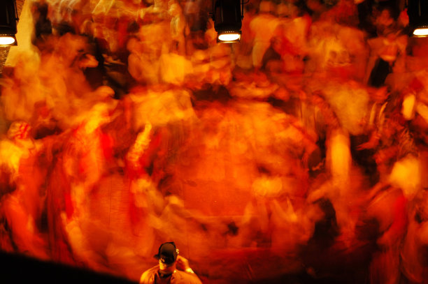 神奇的舞蹈图片下载