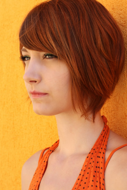 女人用橙色图片下载