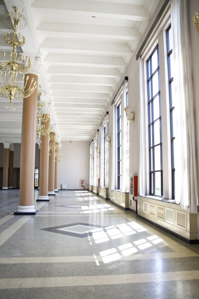 空荡荡的大厅里图片下载