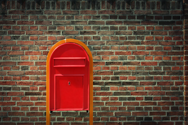 红色的邮筒图片下载