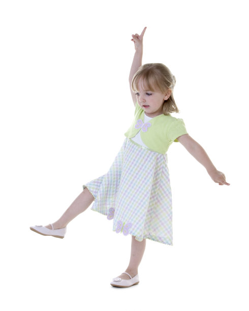 可爱的白人小女孩跳舞图片下载