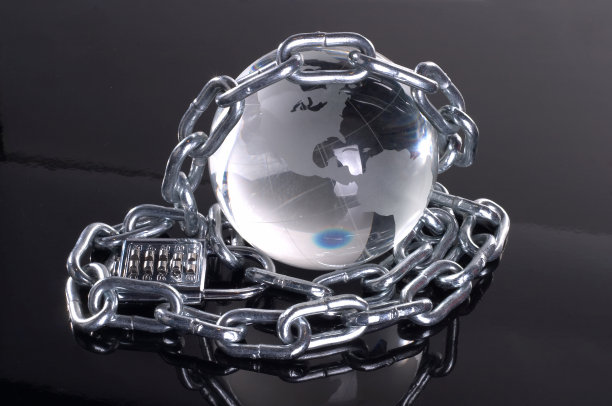 带链条的玻璃球图片下载