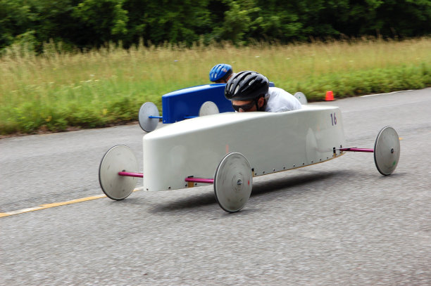 超速赛车手图片下载