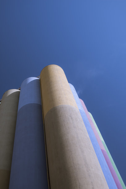 彩色水泥筒仓图片下载